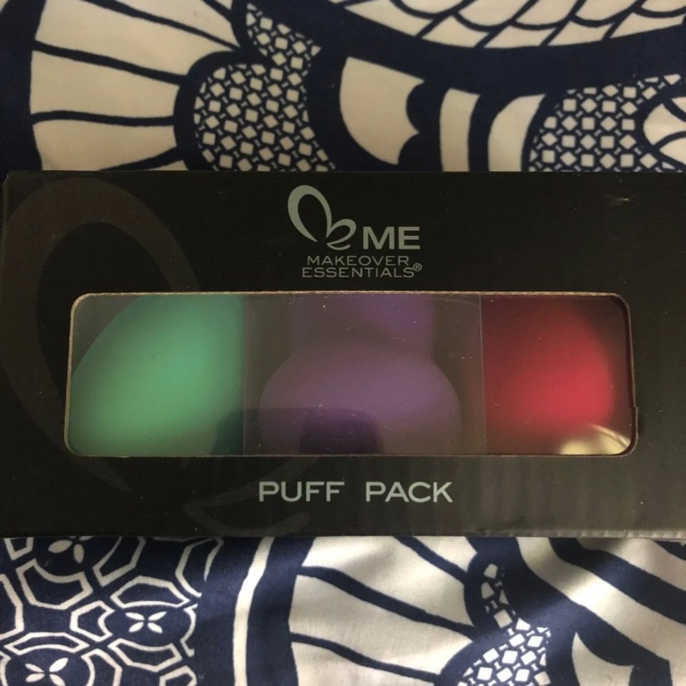 ME MakeOver Essentials Puff Pack